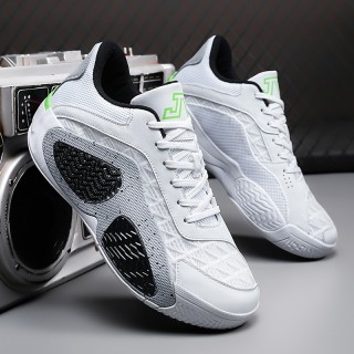 Baskets de basket-ball multicolores