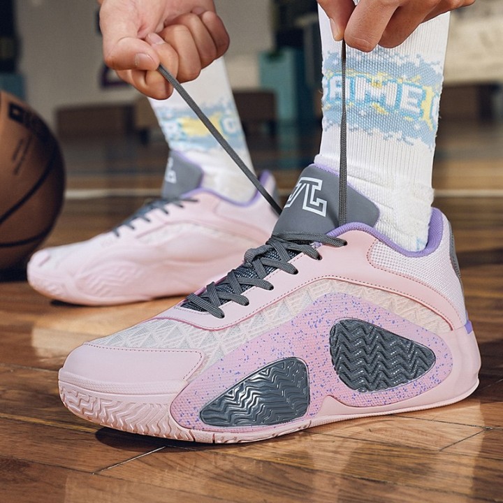 Baskets de basket-ball multicolores