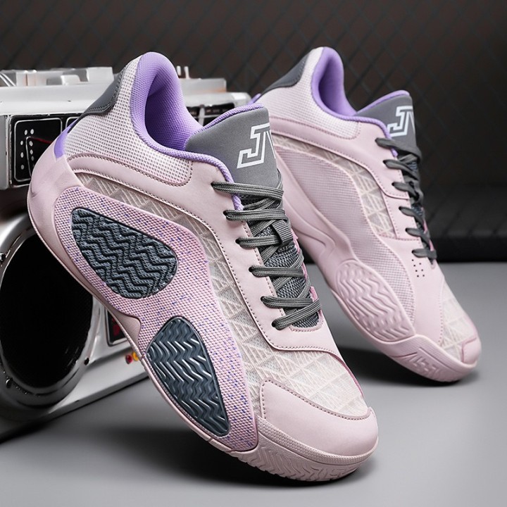 Baskets de basket-ball multicolores